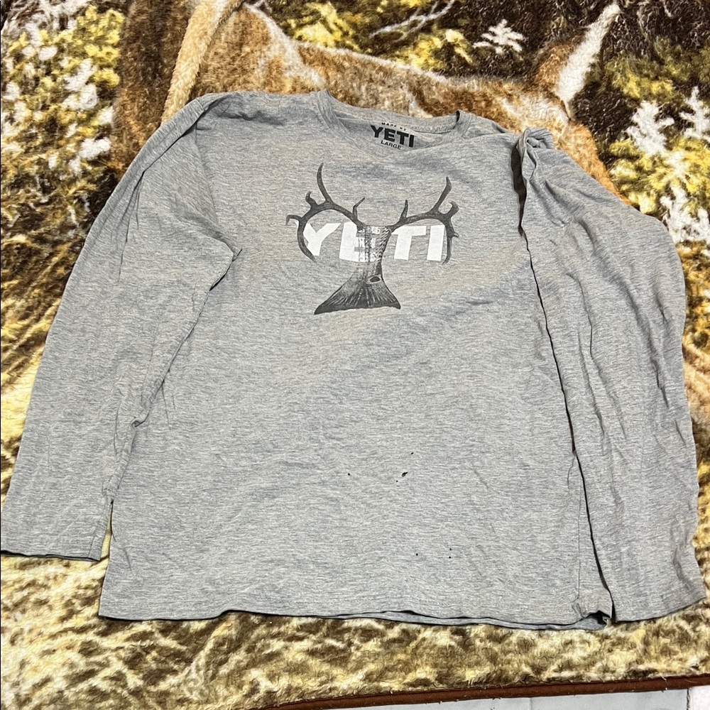 YETI Heather Gray Antler Logo Shirt